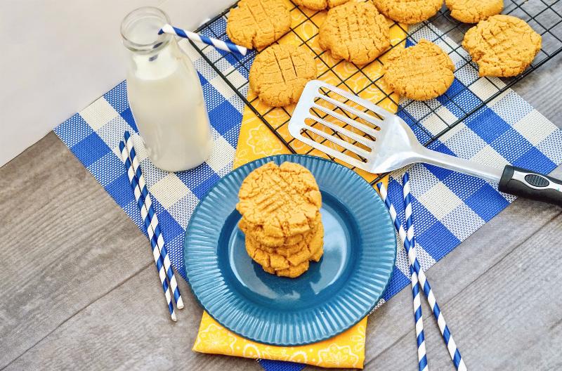 3-Ingredient Peanut Butter Cookies Recipe - Simple and Delicious