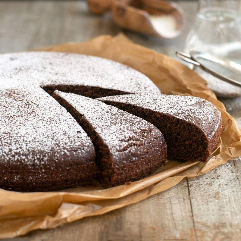 Ingredients for adding moisture to gluten-free cake