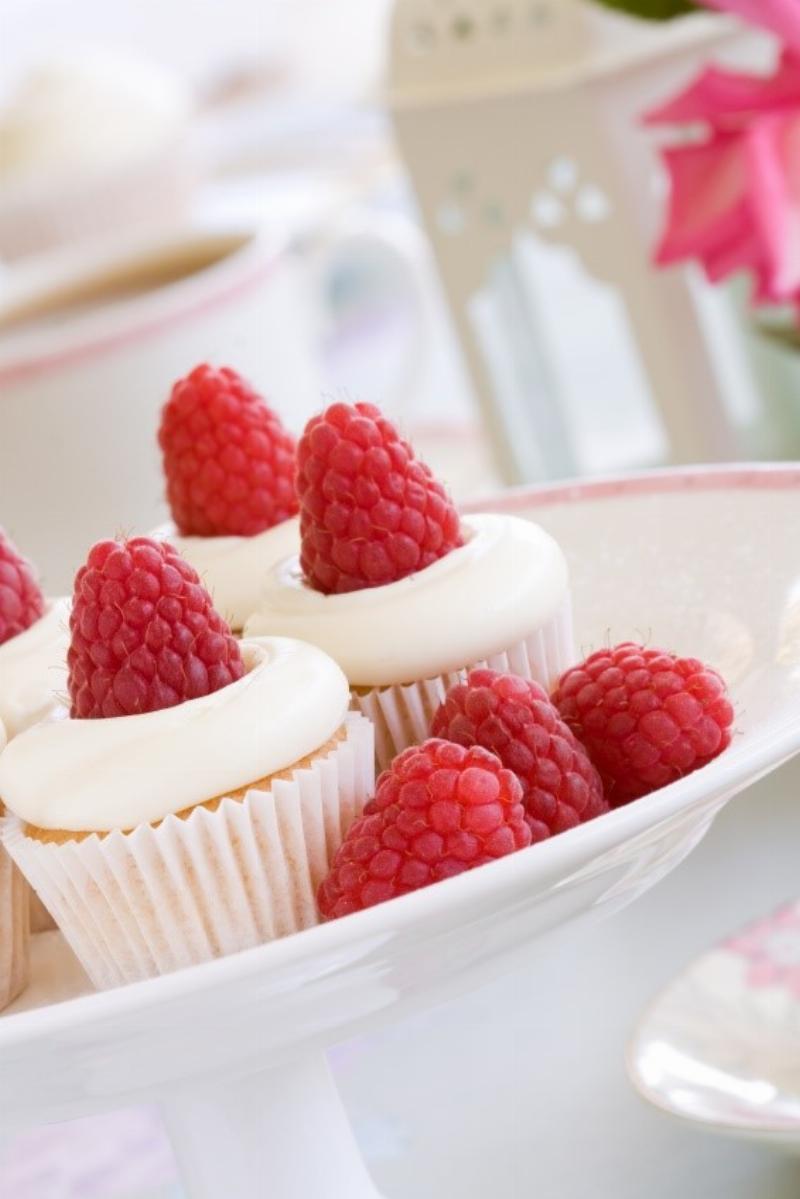 Mixing alcohol into cupcake batter