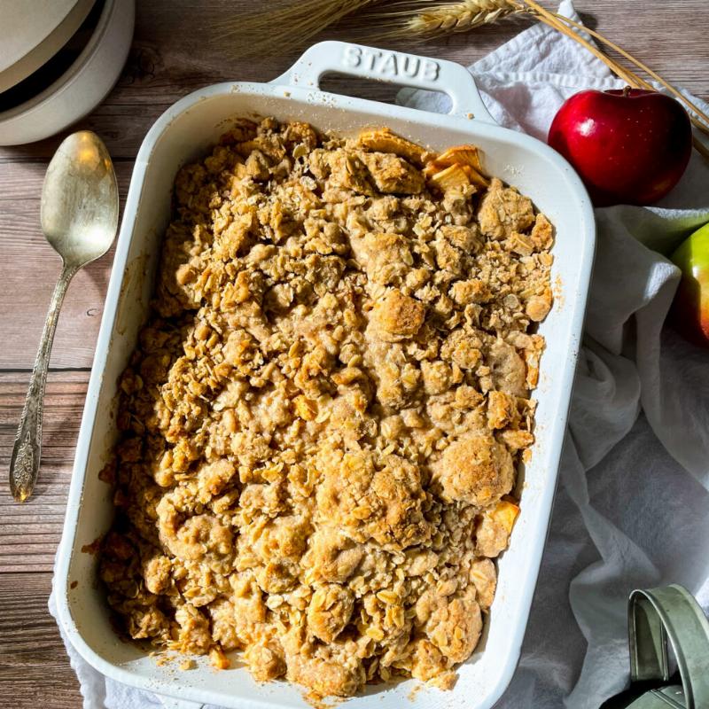 Baked Apple Dessert with Cinnamon