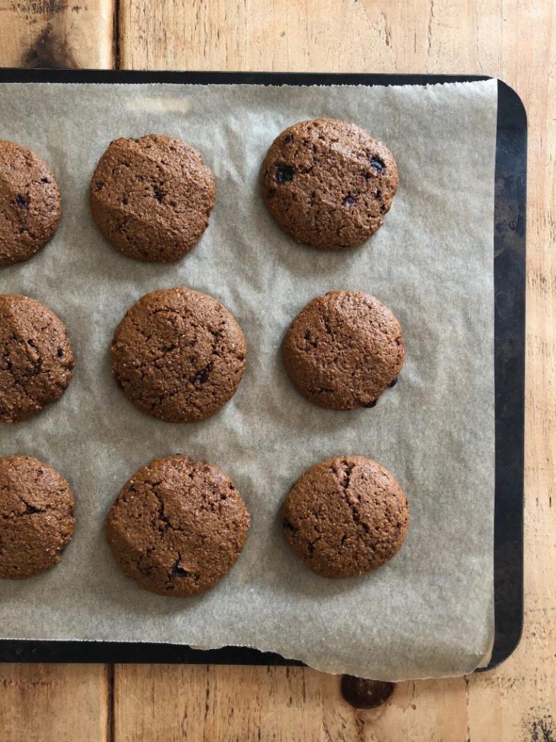 Freshly Baked Ginger Molasses Cookies