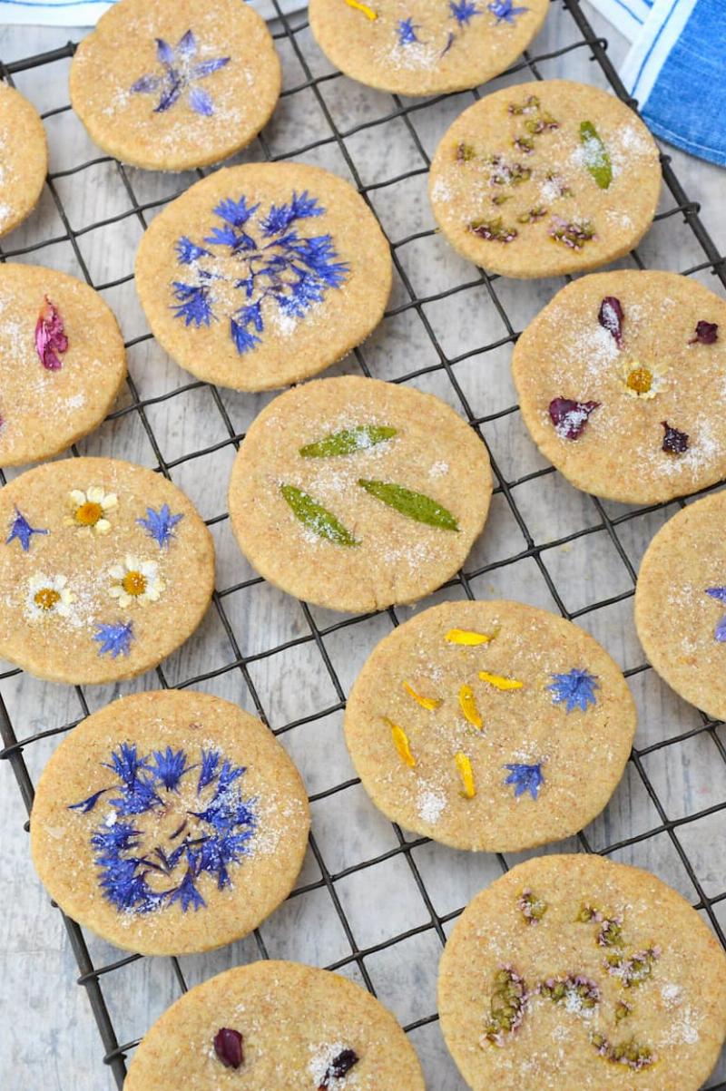 Baked Shortbread Cookies Cooling