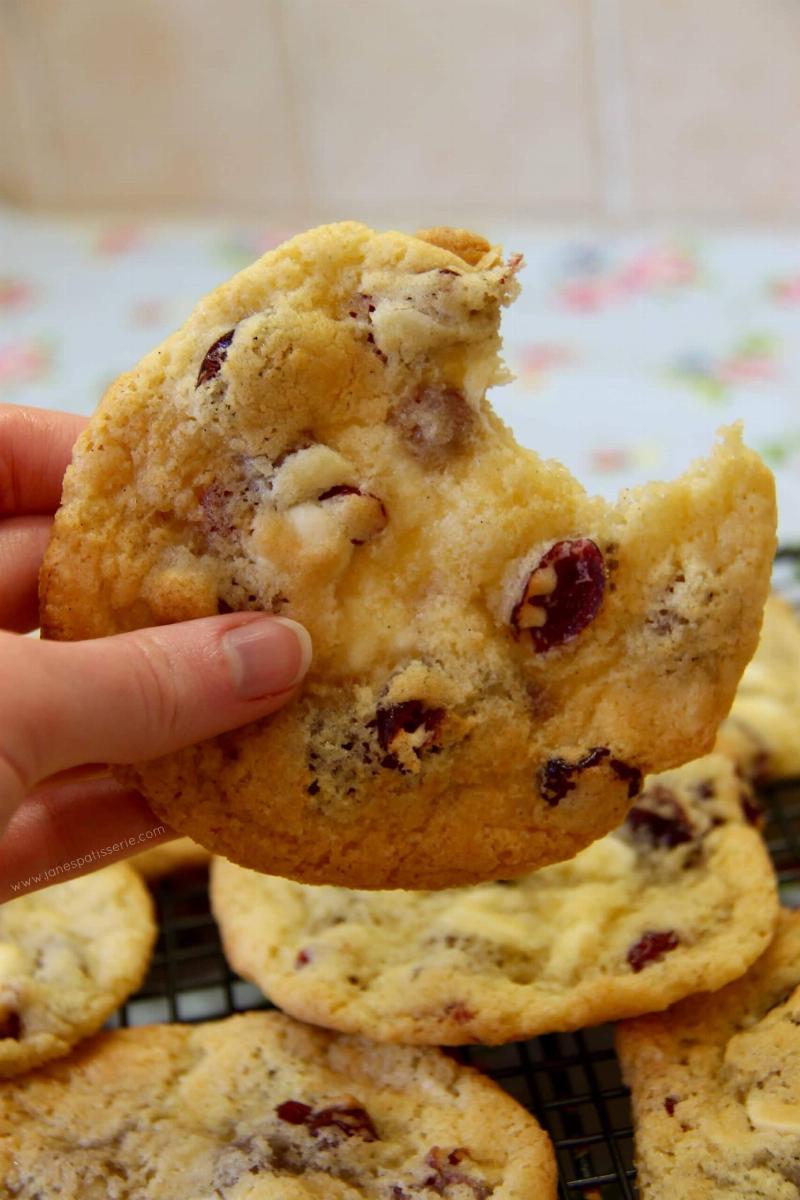 Baked White Chocolate Cranberry Cookies