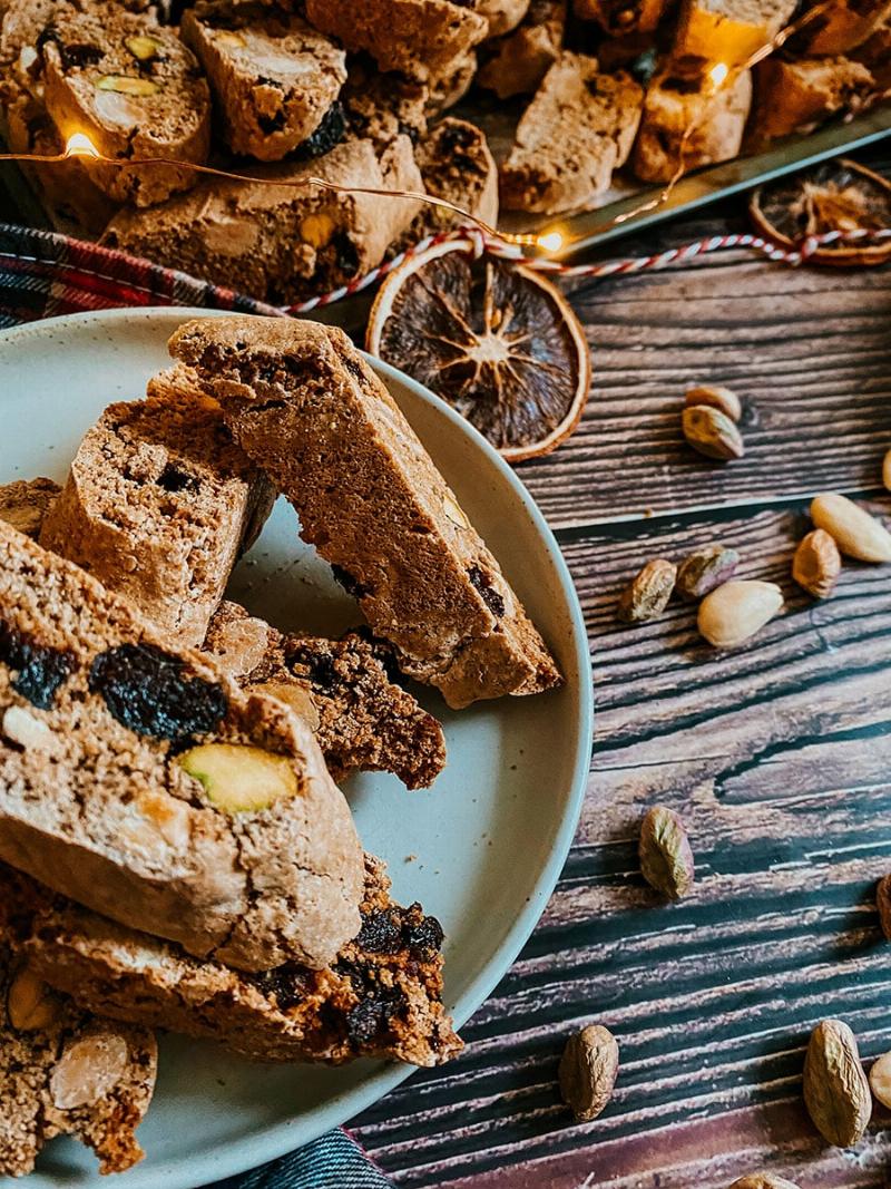 Baking Italian Christmas Biscotti