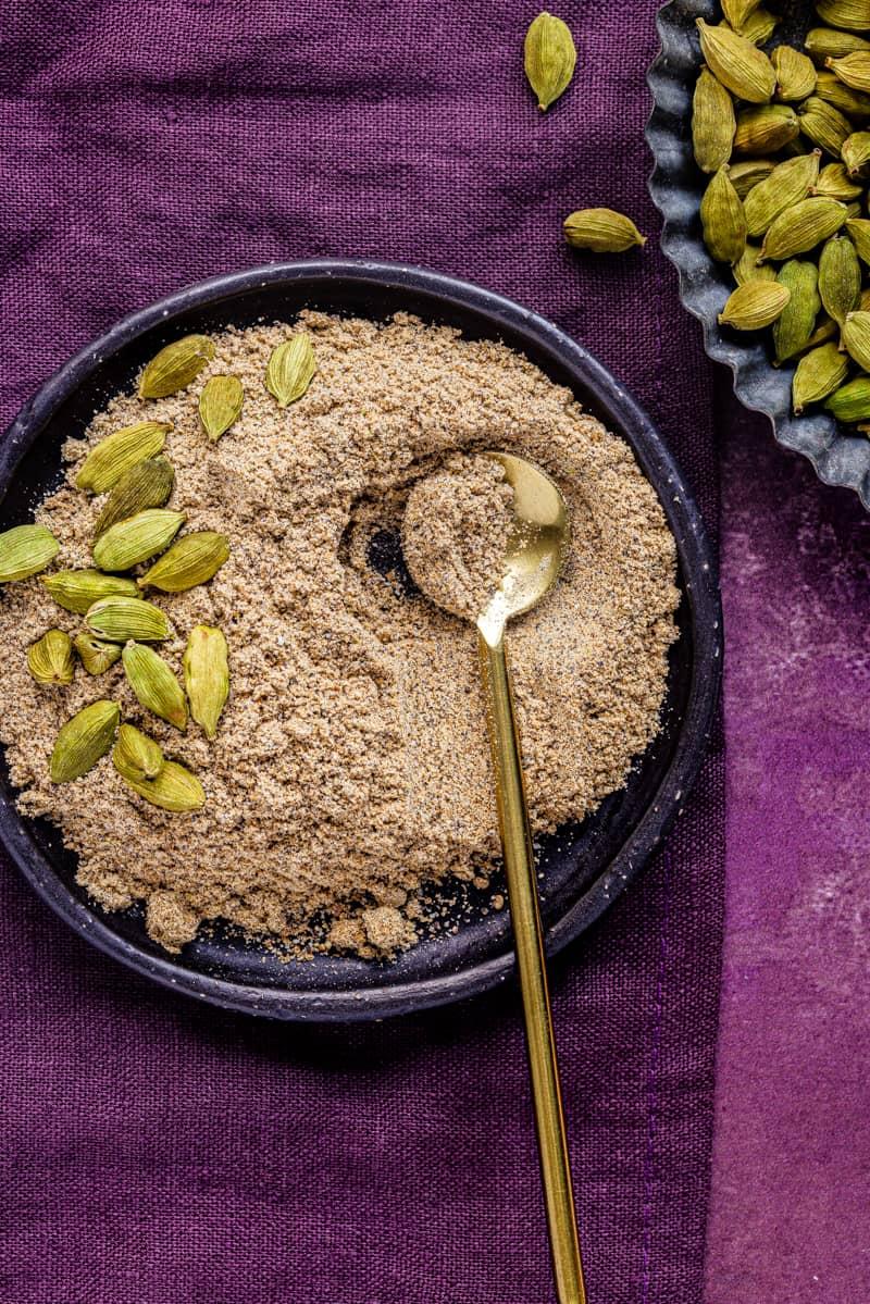 Cardamom Pods and Powder