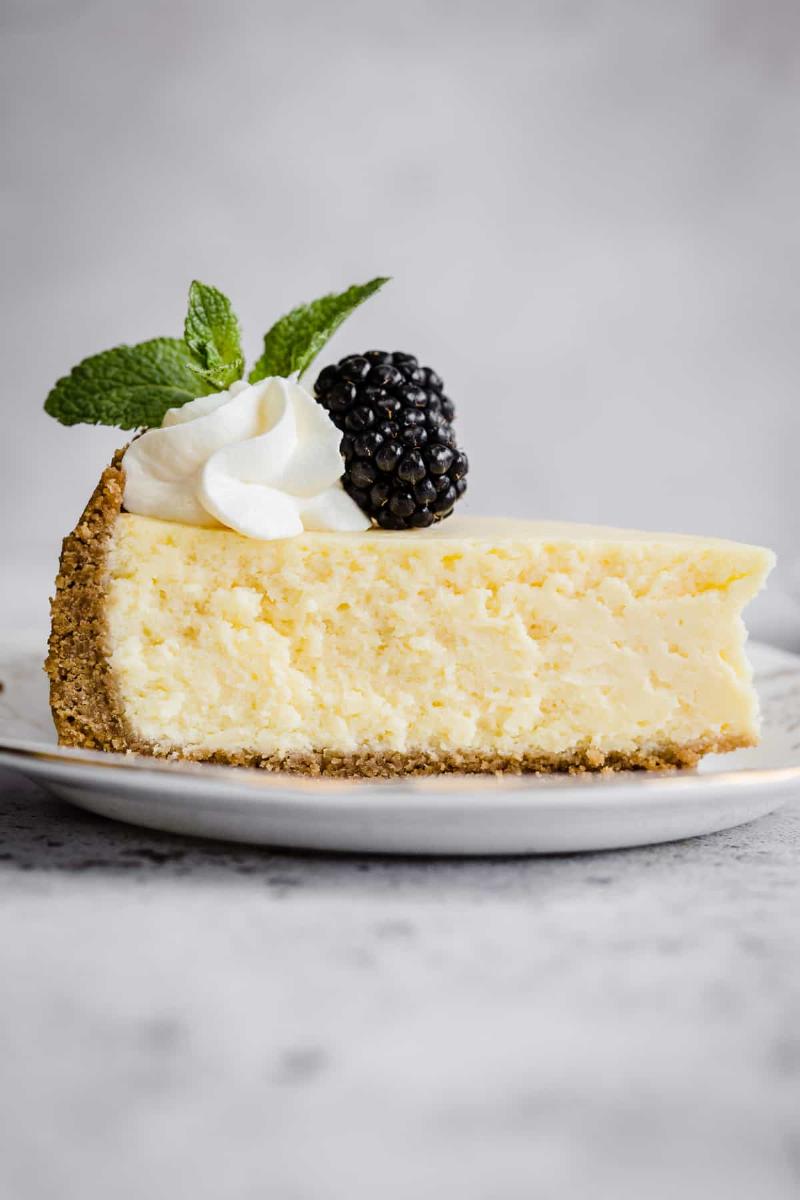 Baking a cheesecake in a water bath for even cooking and a crack-free surface