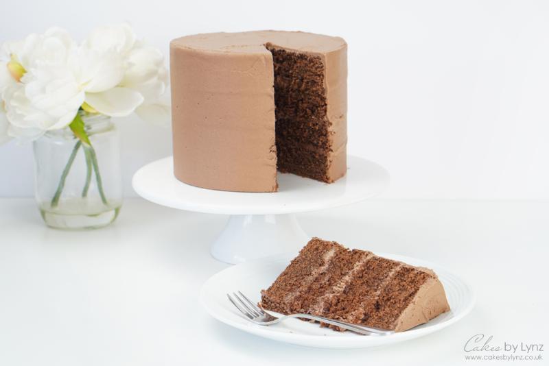 Chocolate Cake Frosting Techniques