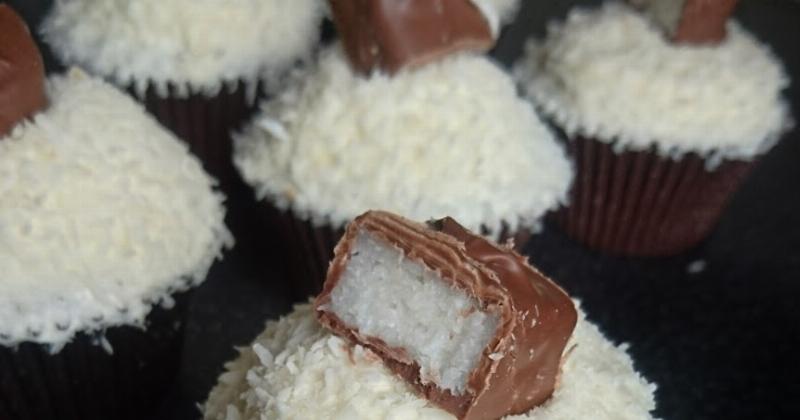 Frosted chocolate coconut cupcakes