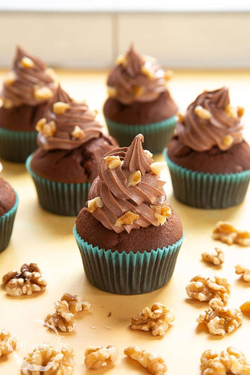 Chocolate Walnut Cupcake Frosting and Decorating