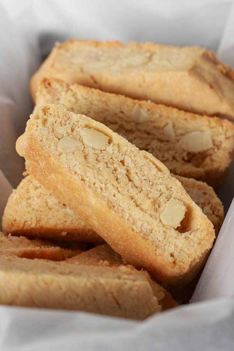 Classic Almond Biscotti Baking Process