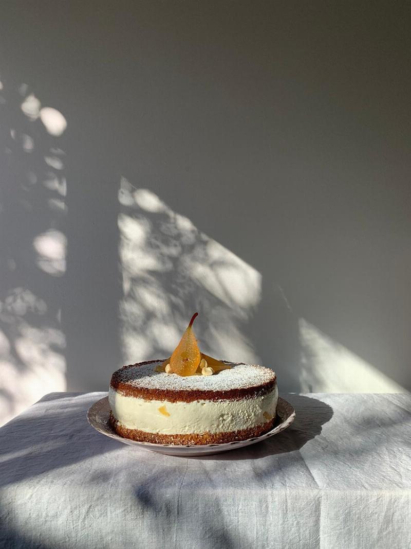 Classic Hazelnut Cake with Toasted Hazelnuts