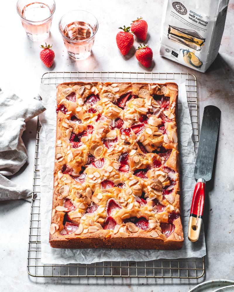 Classic Strawberry Layer Cake with Fresh Strawberries