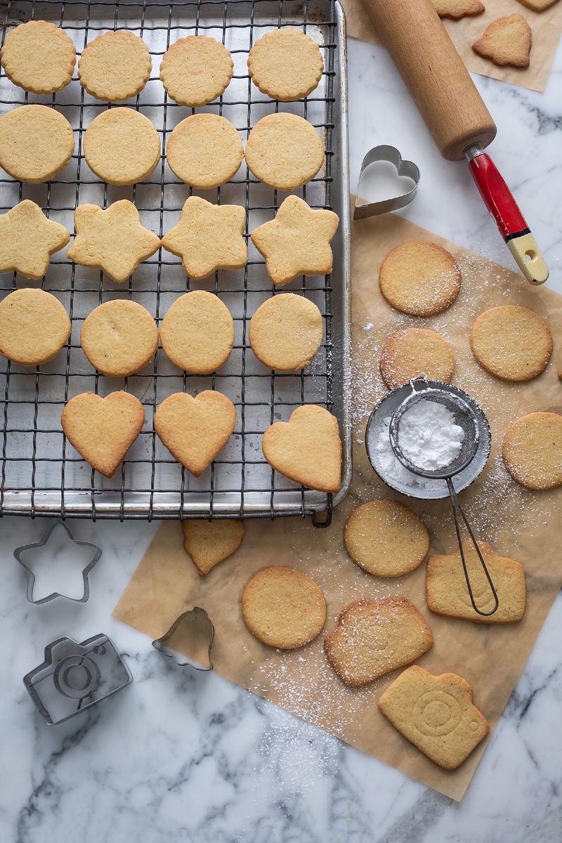 Crispy Cookies Stored in a Jar