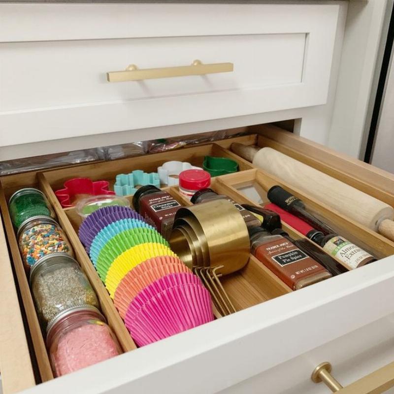 Drawer organizers for baking tools