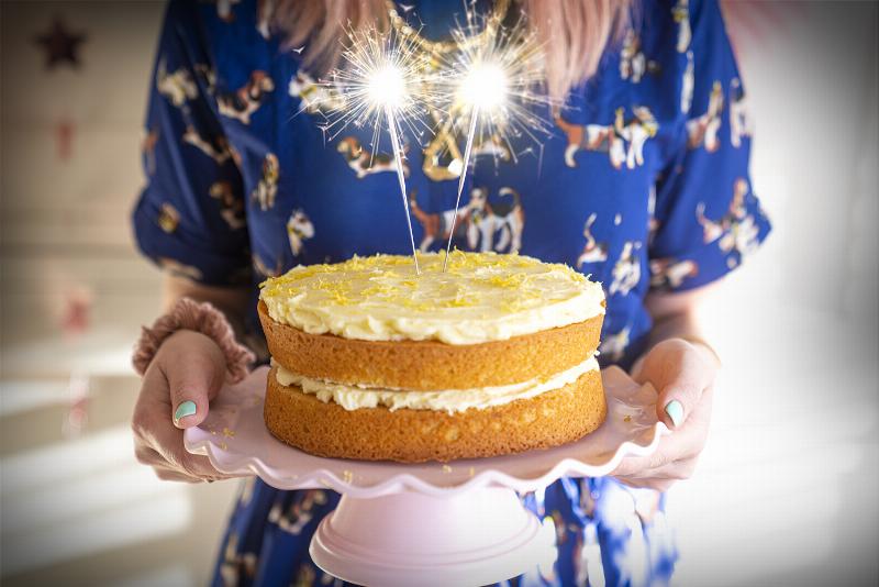 Earl Grey Cake Variations with Different Frostings and Toppings