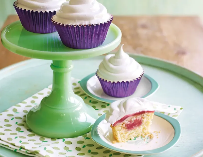 Filling cupcakes with cream using an apple corer