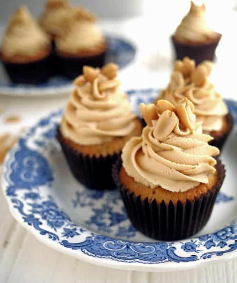 Frosted Banana Cupcakes