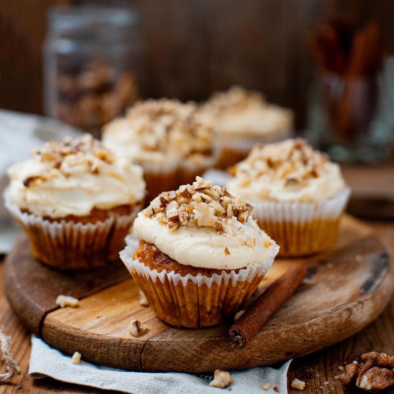 Deliciously Frosted Carrot Cake Cupcakes