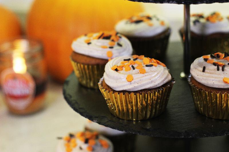 Frosted Cinnamon Cupcakes