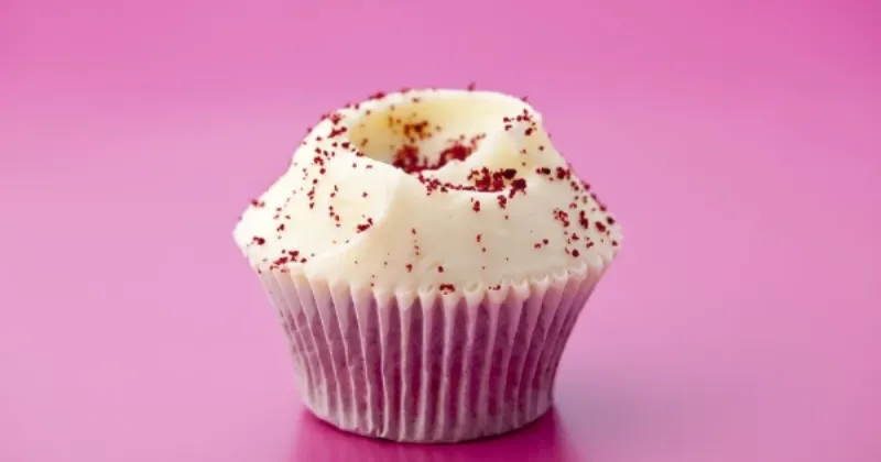 Frosting Cupcakes with a Knife