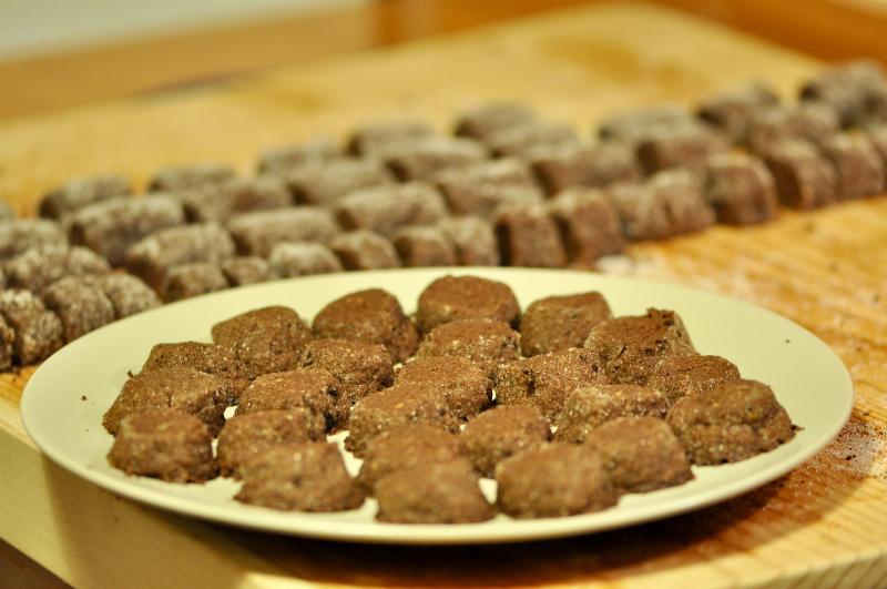 Preparing gluten-free cookie dough