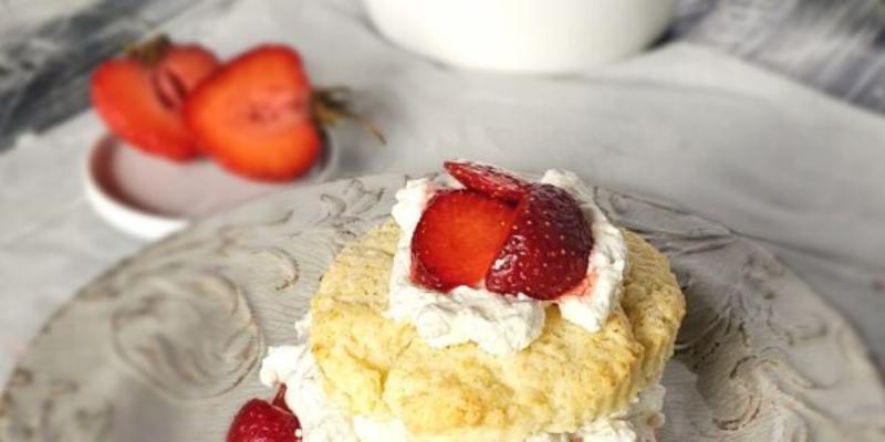 Gluten-Free Strawberry Cupcake Ingredients