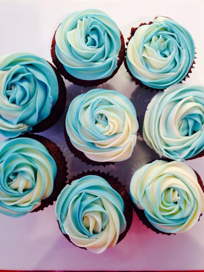 Frosted Hanukkah Cupcakes in Blue and White