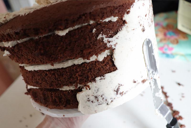 Leveling cake layers with a serrated knife