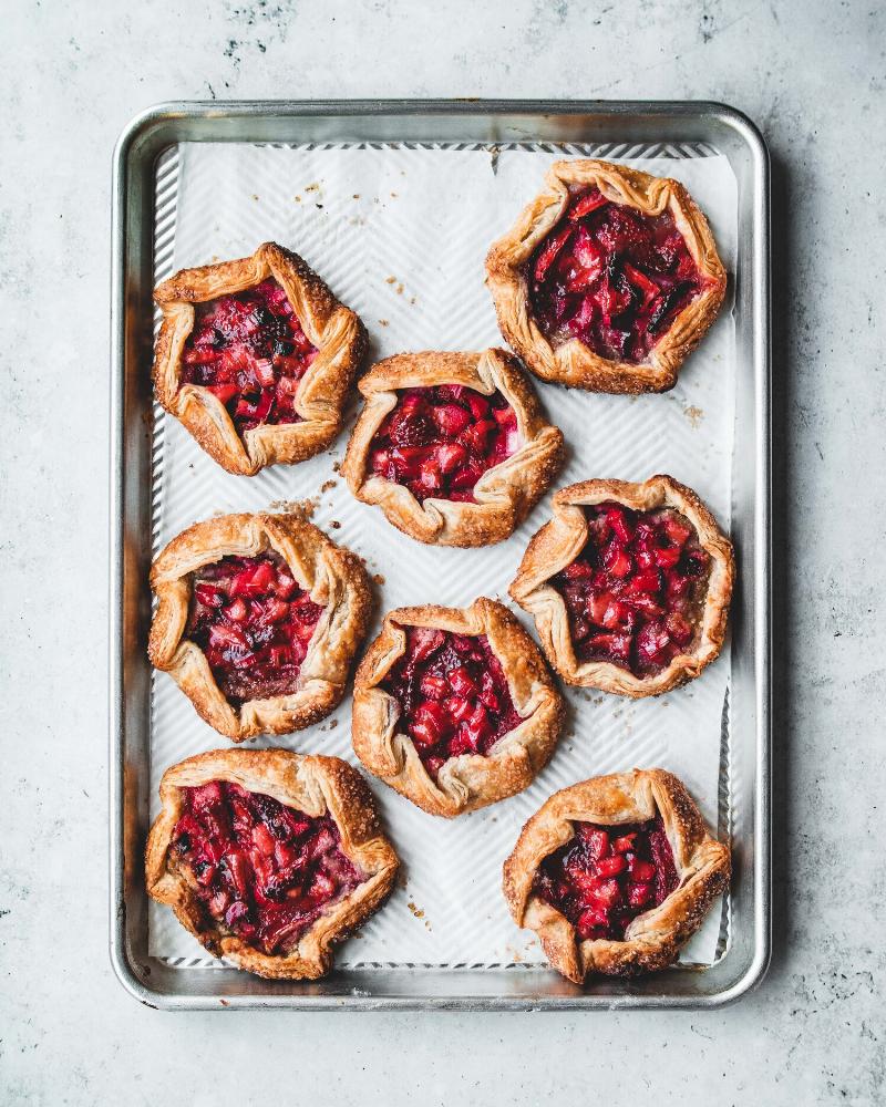 Mixing tart dough with cold ingredients for flakiness