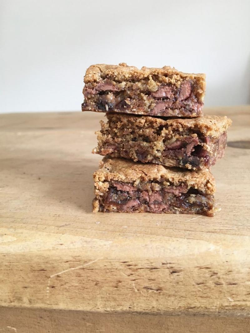 Chewy Oatmeal Raisin Bar Cookies