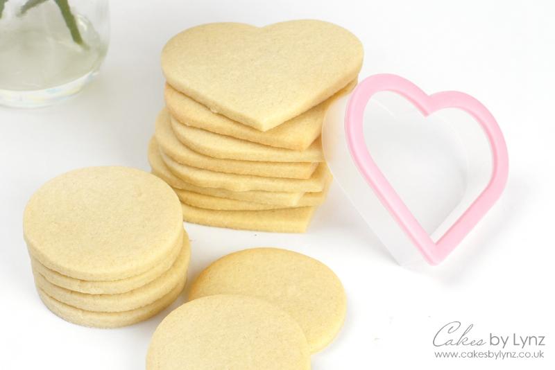 Piping and Spreading Frosting Techniques on Cookies