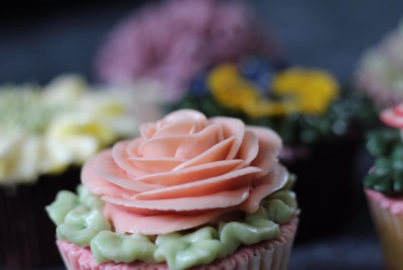 Essential Piping Tools for Frosting Cupcakes