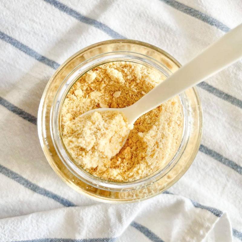 Processing Dried Bread Crumbs in a Food Processor