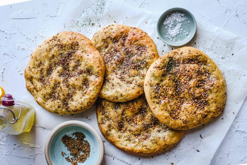 Easy Roasted Garlic Vegan Pita Bread Recipe