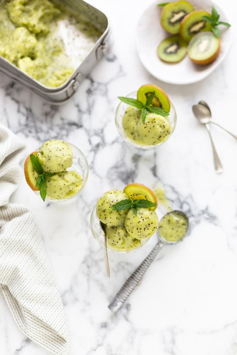 Fresh Kiwi and Cookie Ingredients