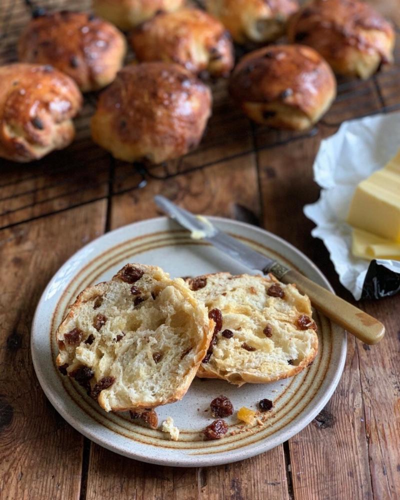 Indulgent Sweet Dinner Rolls with Honey Butter Glaze