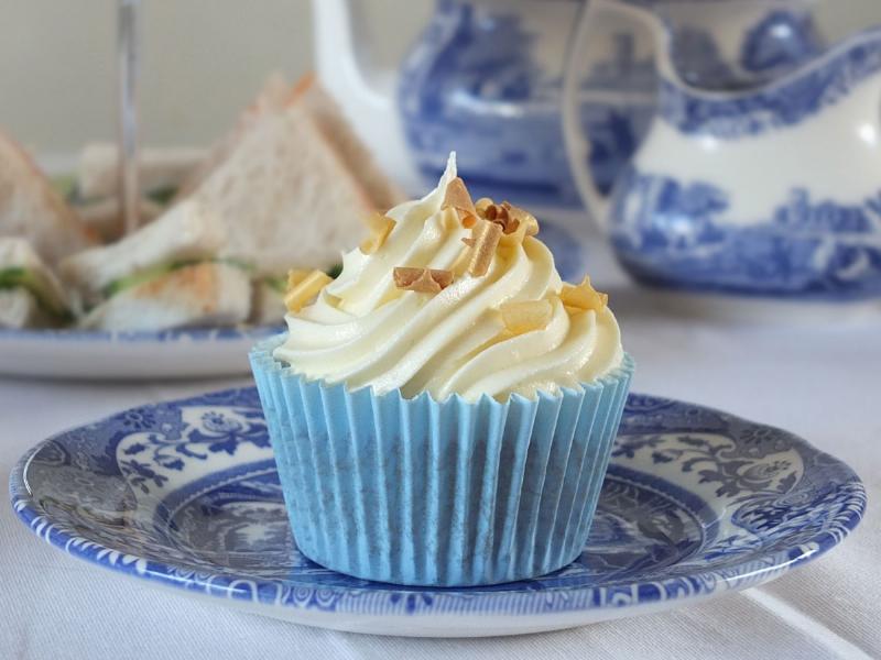 Vanilla Cupcakes Cooling and Frosting Preparation