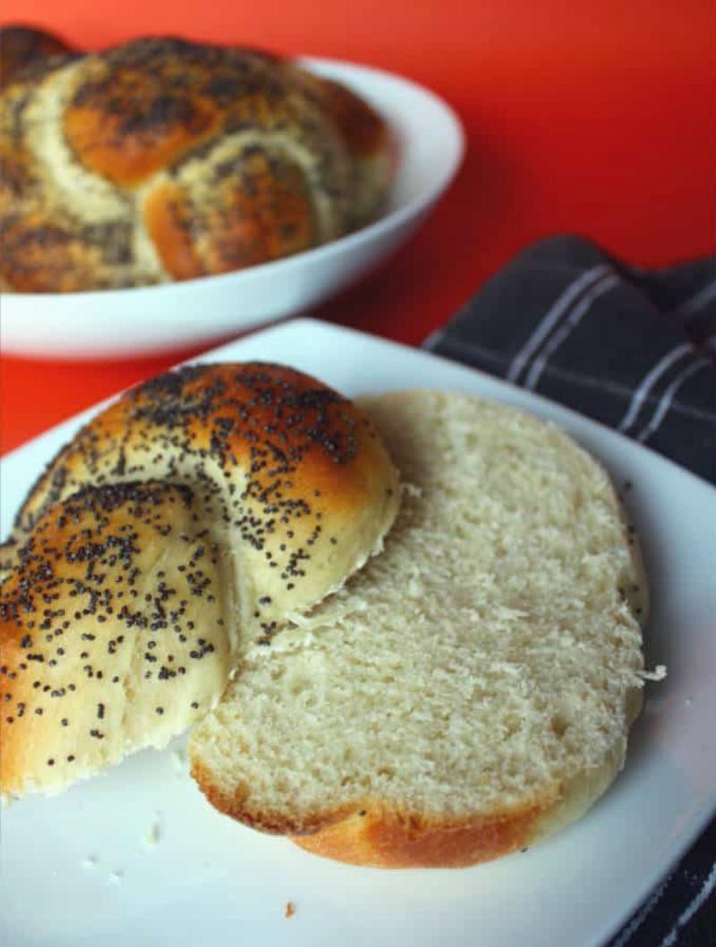 Serving Suggestions for Vegan Dinner Rolls