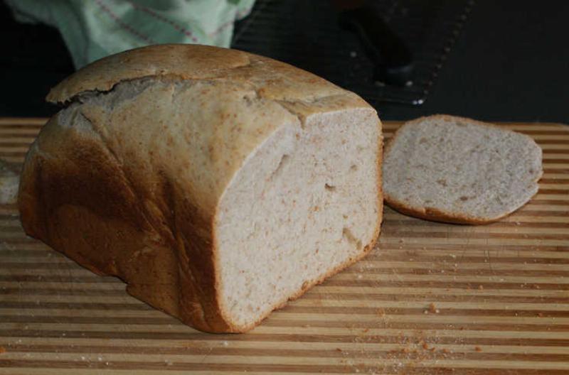 Welbilt Bread Machine Baking a Whole Wheat Loaf