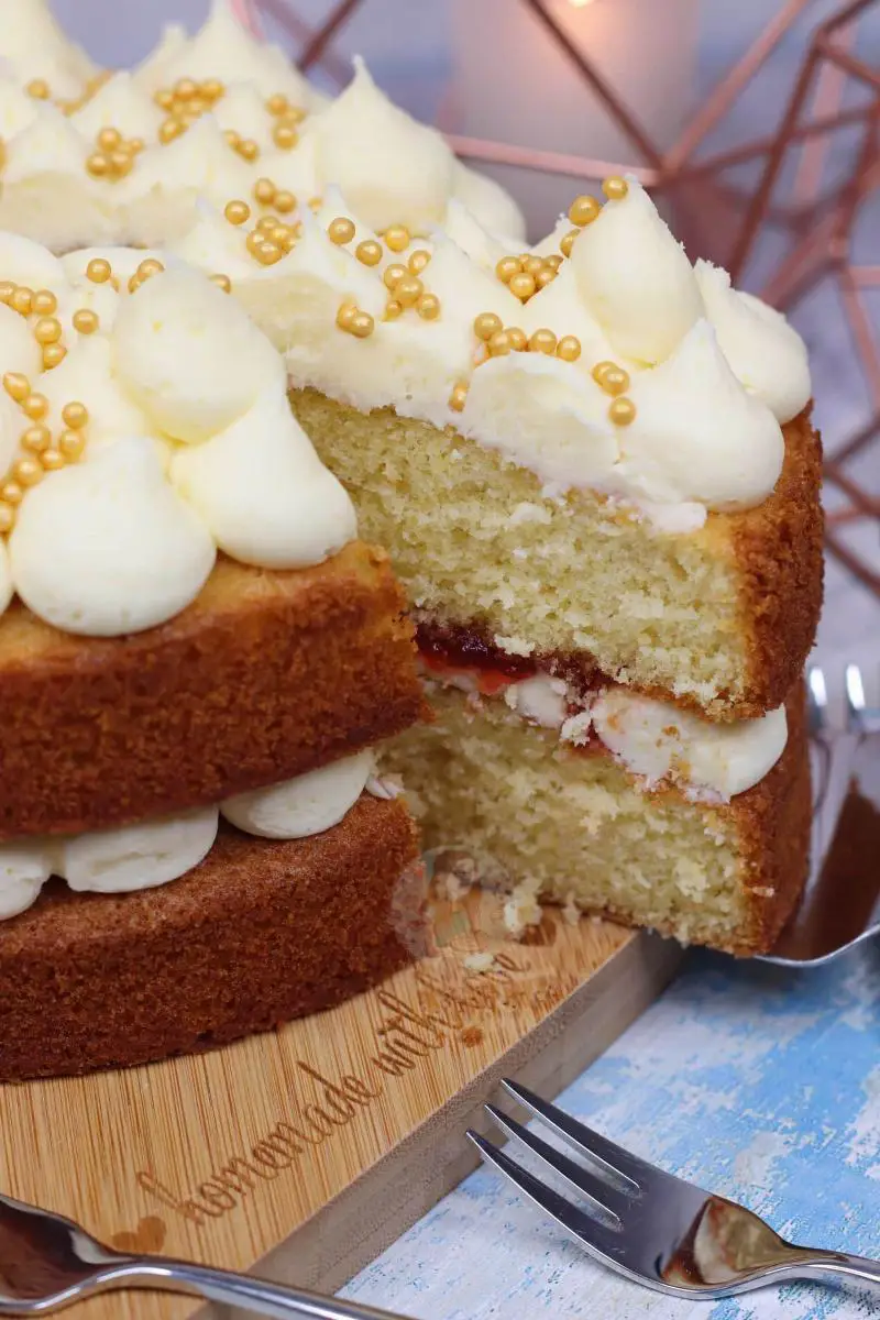 Perfectly Baked Vanilla Cake