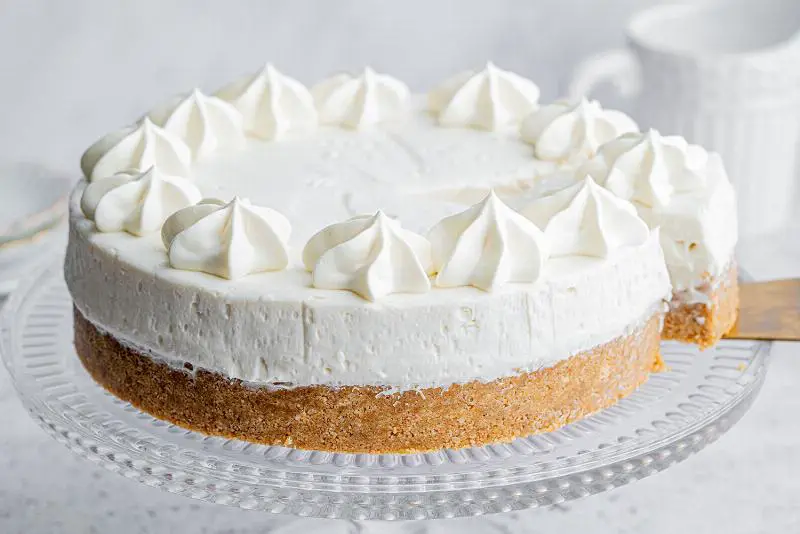 Creamy Keto Vanilla Cheesecake Cake