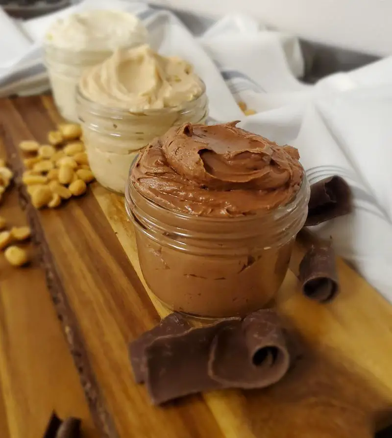 Keto Chocolate Cake with Creamy Frosting
