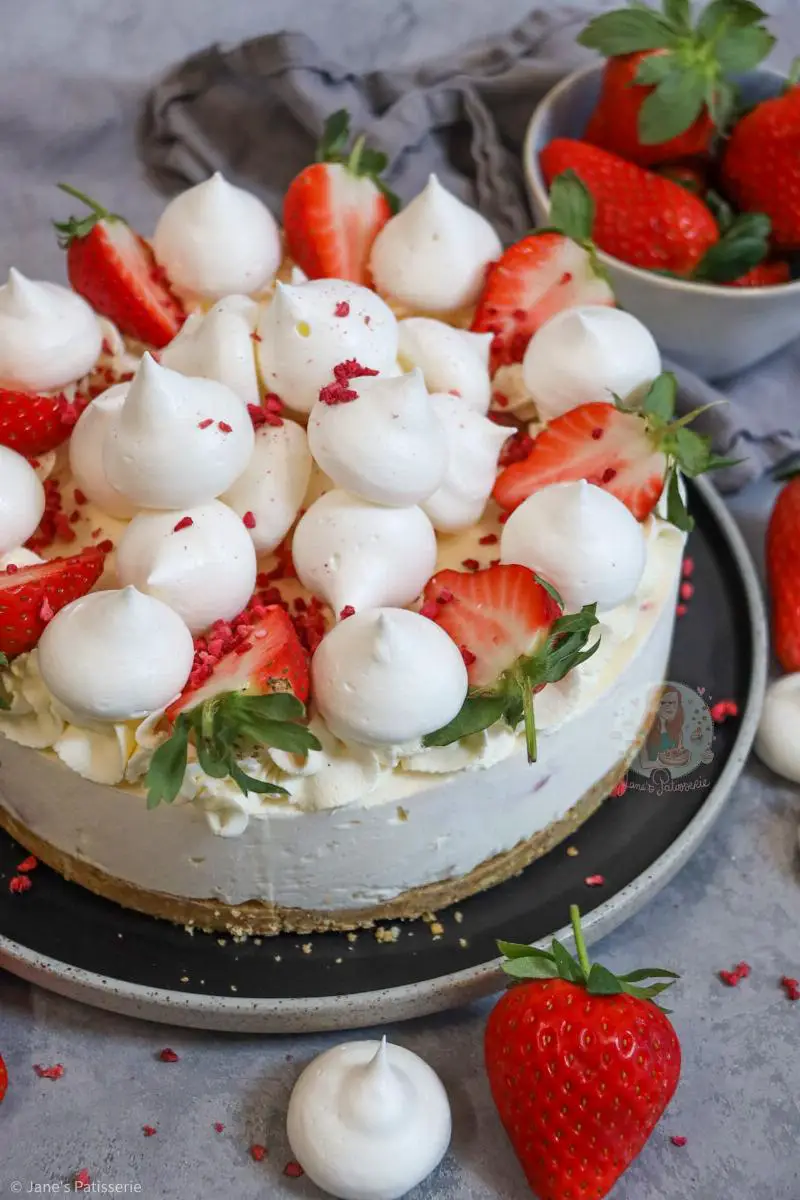 Keto Strawberry Shortcake with Whipped Cream and Fresh Strawberries