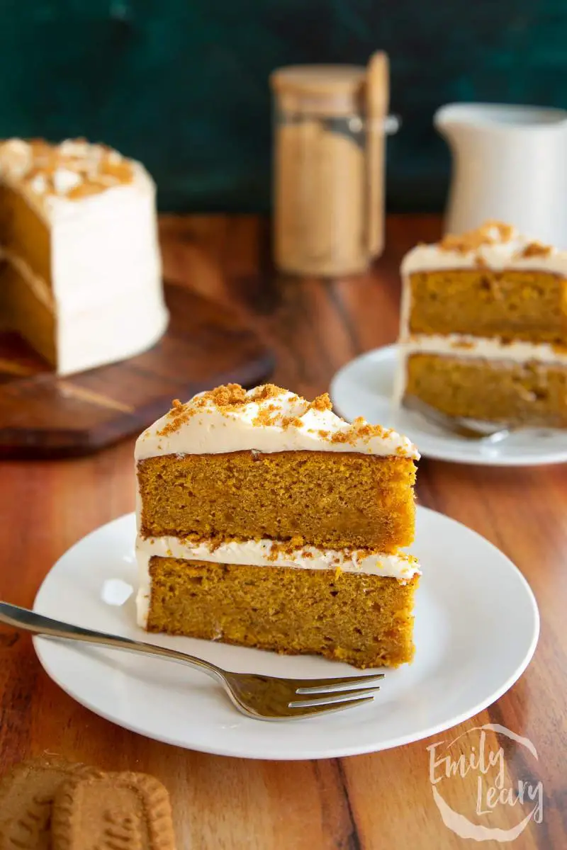 Pumpkin Spice Keto Cake with Flaxseed: A delicious and festive keto cake with the warm flavors of pumpkin spice, made with flaxseed meal.