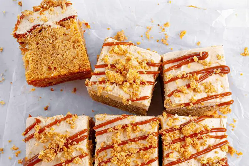 Keto Spiced Apple Crumble Cake Recipe